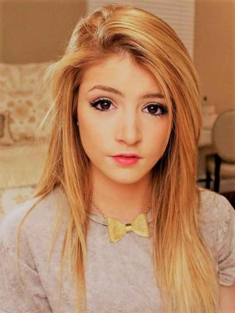 Sexy Chrissy Costanza