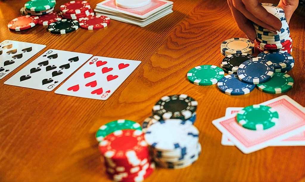 How to learn to play poker as part of a club